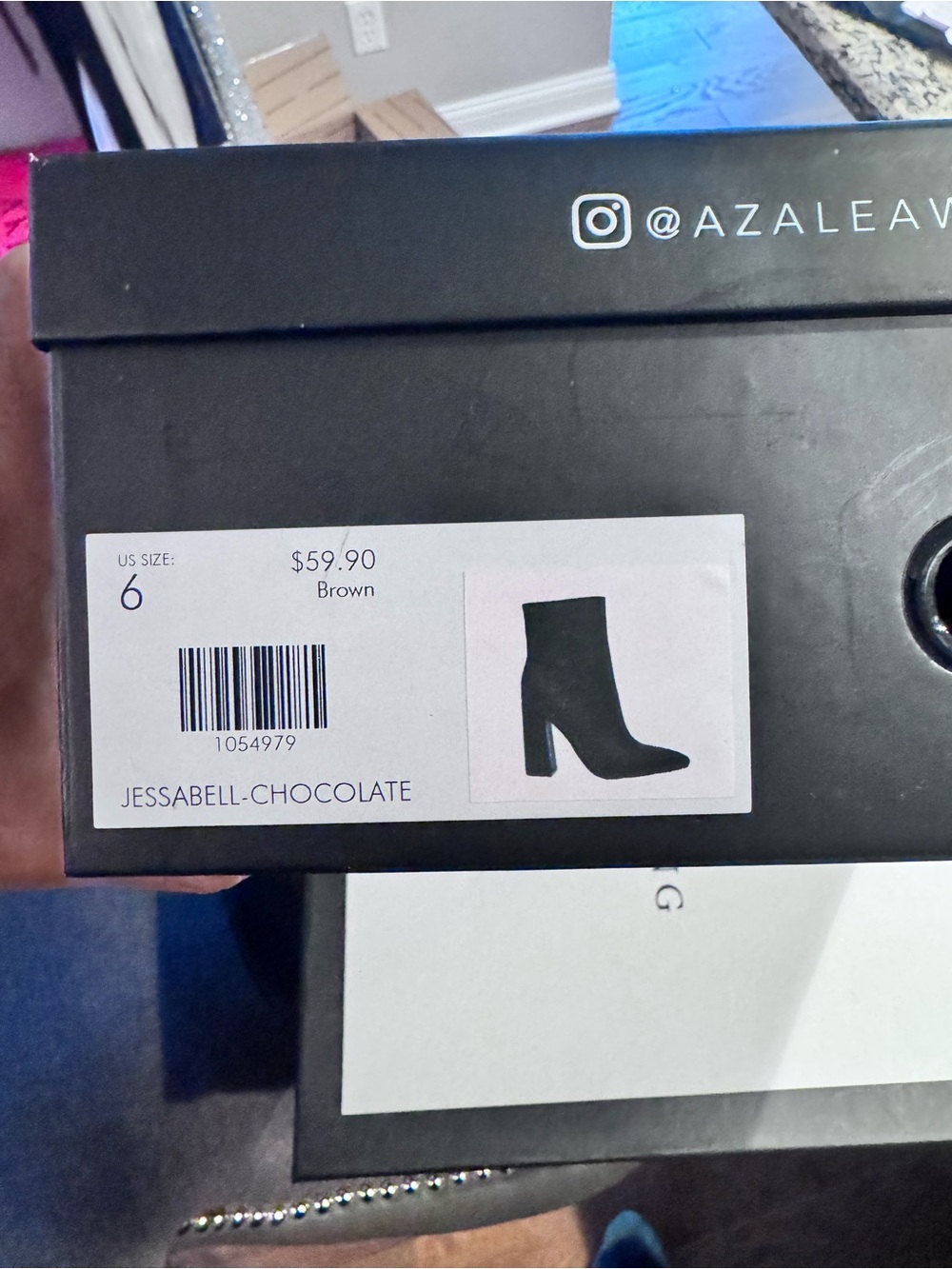 Azalea Wang Jessabell Chocolate Block Heel Ankle Boots NIB Size 6 - Picture 6 of 6
